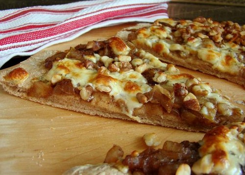 Gourmet Pear, Walnut & Gorgonzola Pizza Recipe